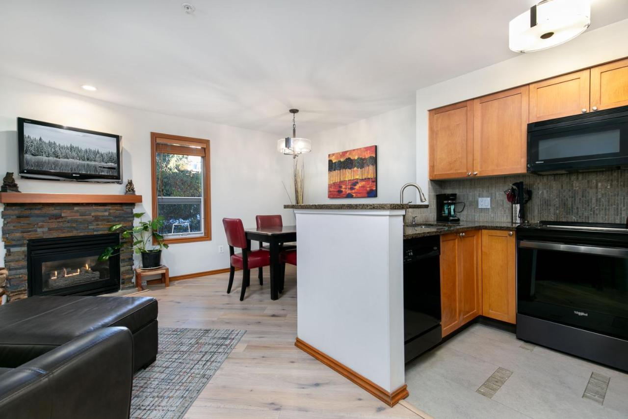 Glaciers Reach By Allseason Vacation Rentals Whistler Exterior photo